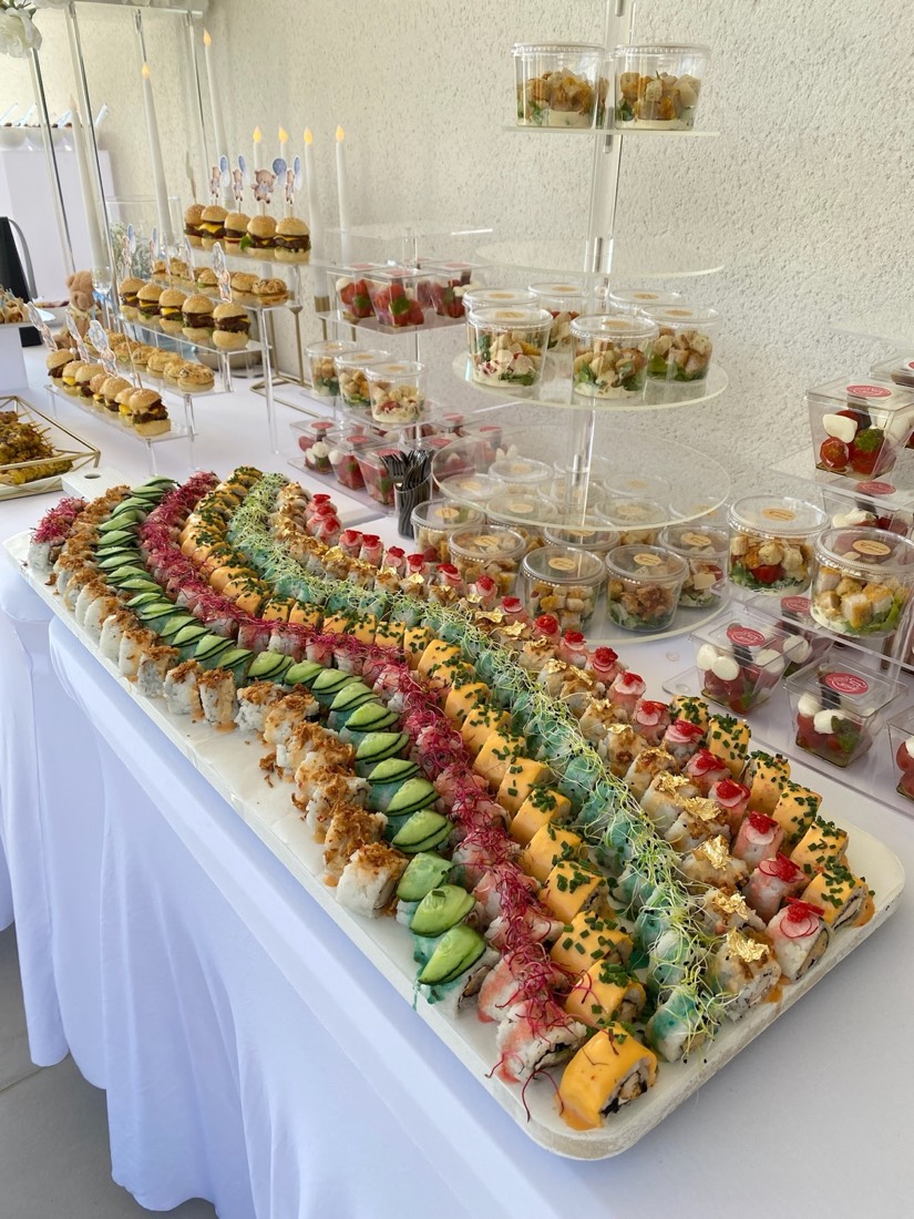 Plateaux de sushis et verrines